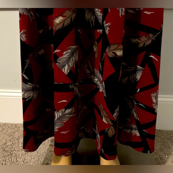Pretty LuLaRoe size S burgundy gray black feather jersey fold over maxi skirt - Picture 3 of 5